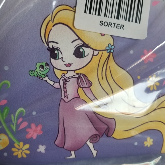 Loungefly Chibi Rapunzel minibackpack - Picture 2 of 5